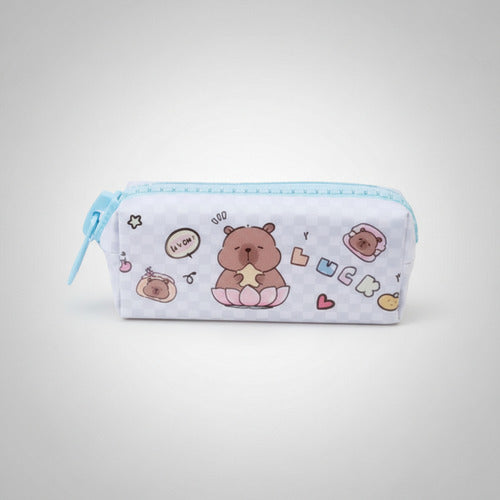 Estuche Escolar Capibara Kawaii Gran Cierre Capacidad 21 Cm